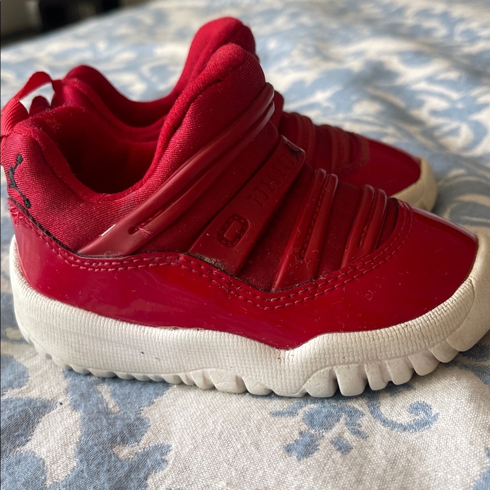 Jordan Retro11 Kids Red Sneakers